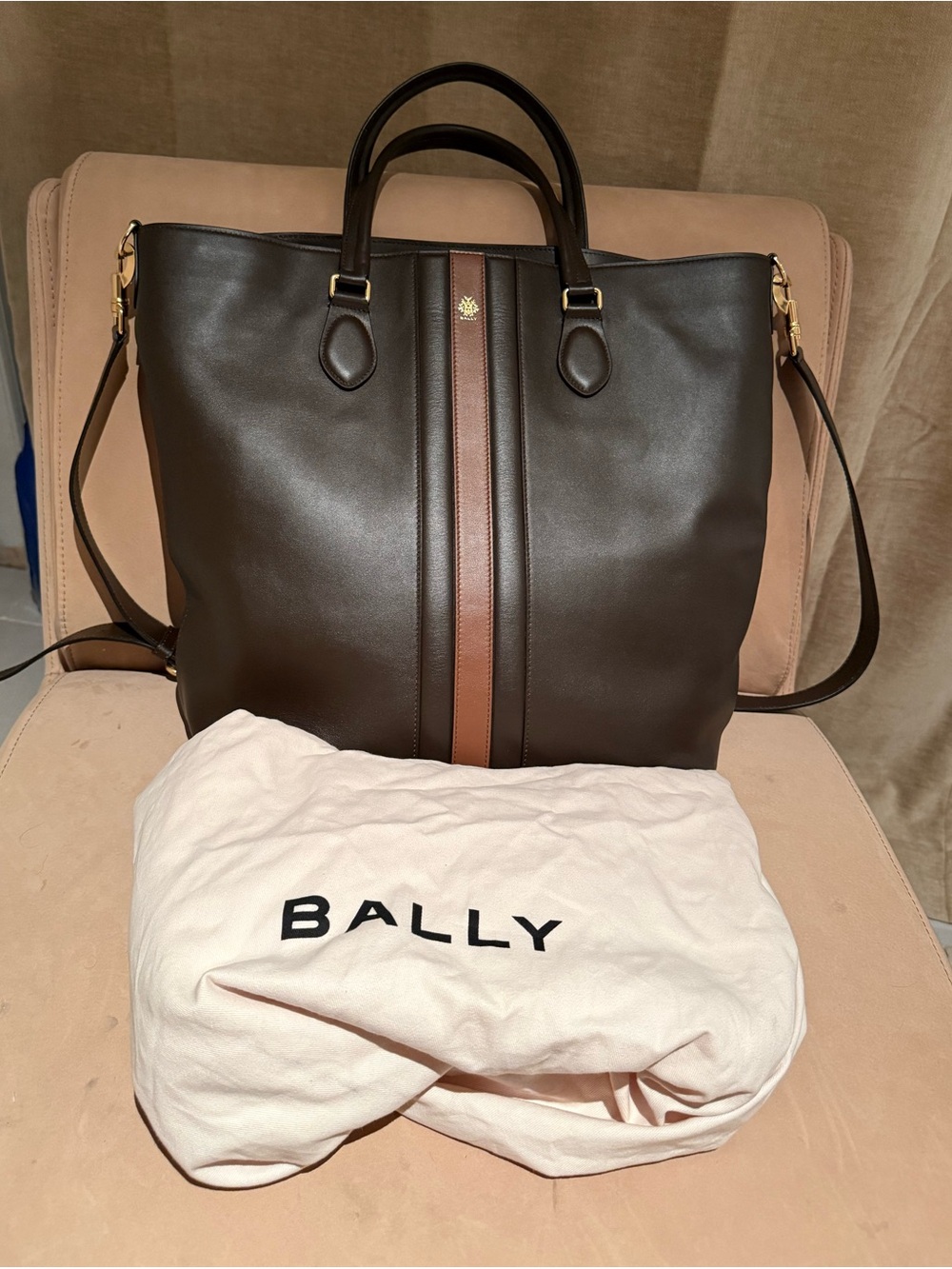 BALLY Leather Tote with Strap Choc Brown Leather Mint Condition